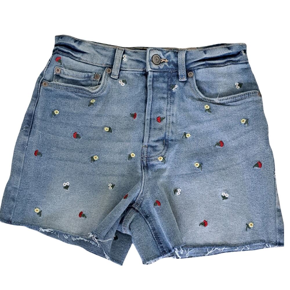 Dex Embroidered Flower High Waisted Denim Shorts NWOT Frayed Raw Hem Size 26 - Picture 2 of 9